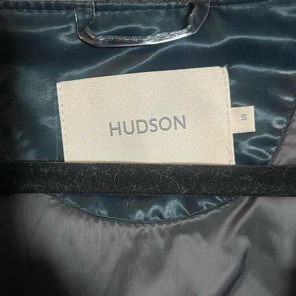COPY - NWT, Hudson Puffer Coat, Jacket.  Small, Crop.  Black/Teal.  $85. - Picture 4 of 6